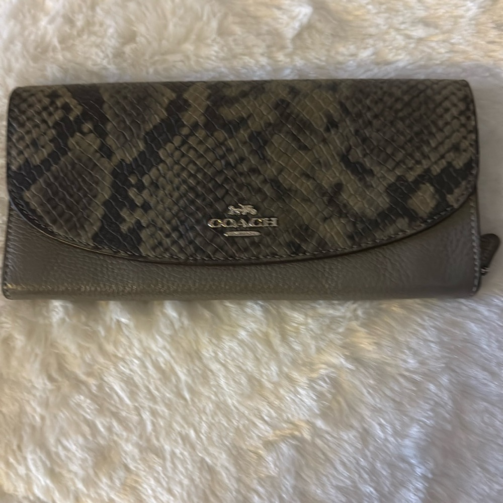 Coach wallet in gray with snakeskin